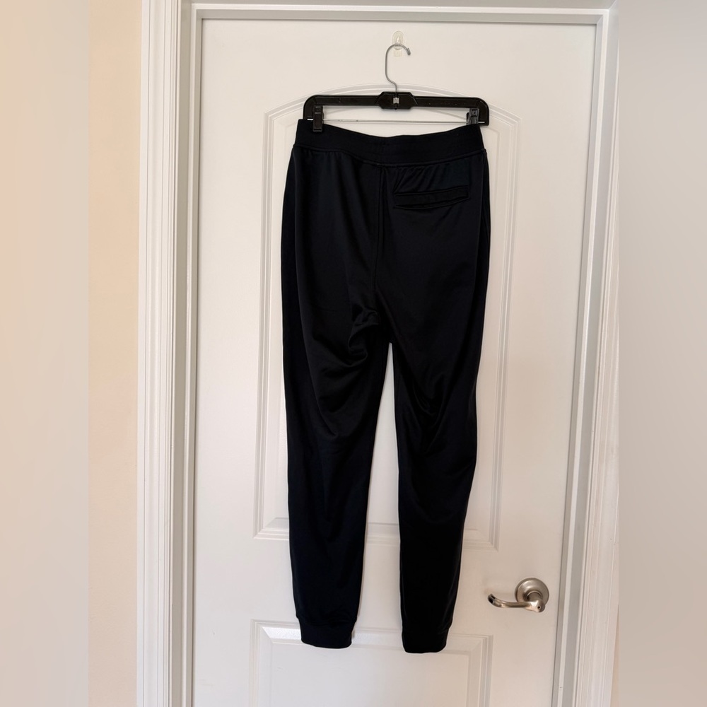Under Armour Men’s Black Jogger Sweatpants Loose Fit Size M Zip Pockets - Picture 3 of 9